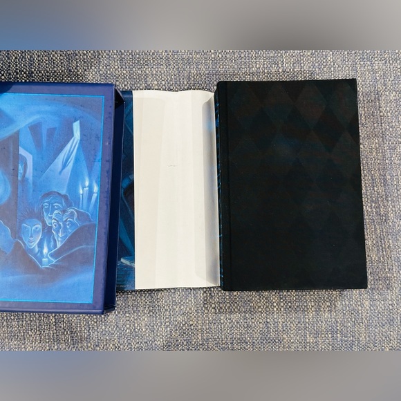 Harry Potter Order of the Phoenix Hardcover Deluxe Edition w/ Slipcover Box - Picture 8 of 13